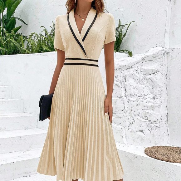 White Preppy Womens Contrast Binding Pleated Hem Dress - Picture 1 of 5